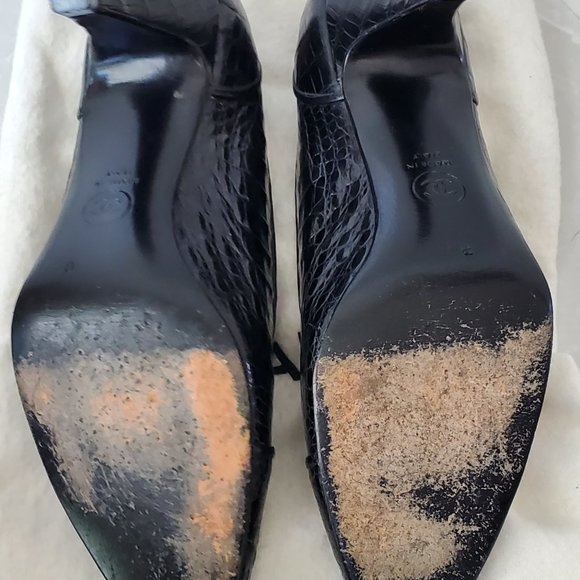 Vintage Chanel Black Crocodile Pumps Size 8 - Picture 7 of 9